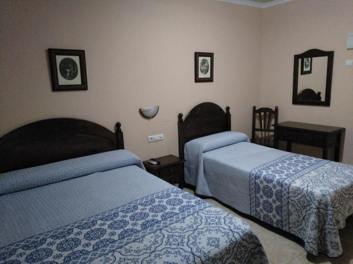 Hostal El Poligono Lucena Buitenkant foto