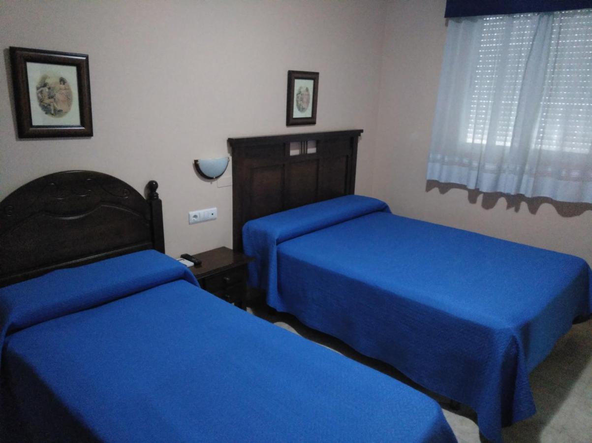 Hostal El Poligono Lucena Buitenkant foto